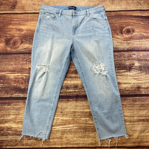Gap Women’s Slim Boyfriend Jeans Size 16/33R Light Wash Distressed Denim - Picture 2 of 10